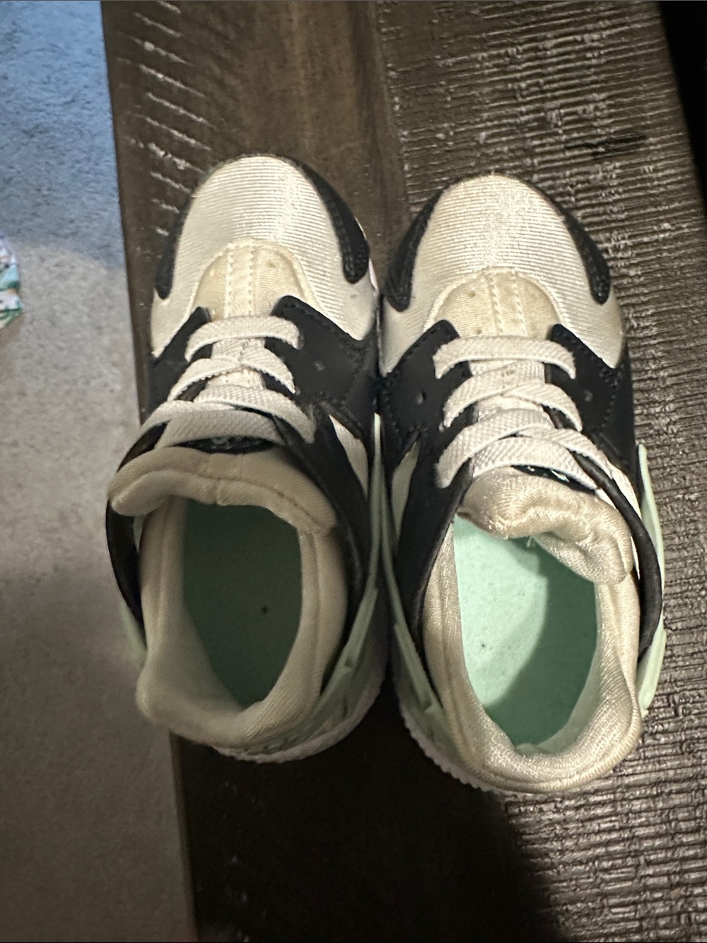 Nike Kids Sneakers in Black and Cream with Mint Insole